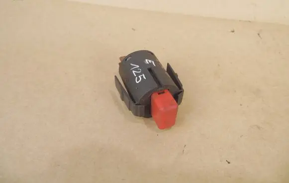 Opel Kadett D Hazard light switch 90069102