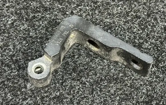 Volvo XC90 Front door lower hinge 31424608