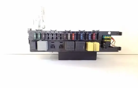 Mercedes-Benz C W203 Comfort/convenience module 2035450701 5DK00797420