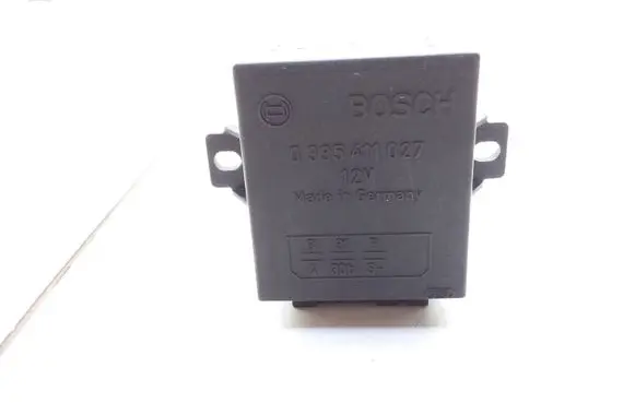 Mercedes-Benz E W124 Hazard warning light relay 0335411027