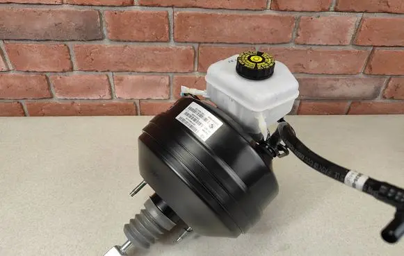 BMW 1 F20 F21 Brake booster 6798424