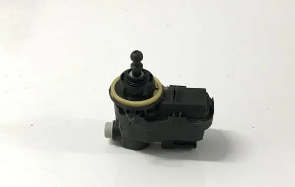 Citroen C1 Headlight level adjustment motor 90013783