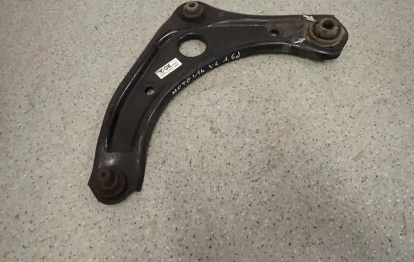 Nissan Note (E12) Rear suspension control arm 