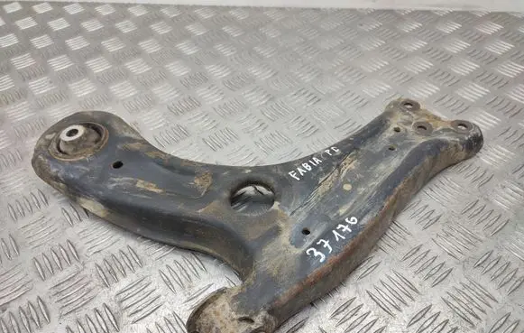 Skoda Fabia Mk2 (5J) Front lower control arm/wishbone