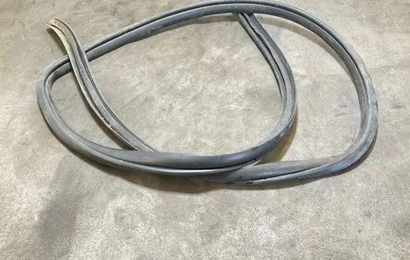 Front door rubber seal