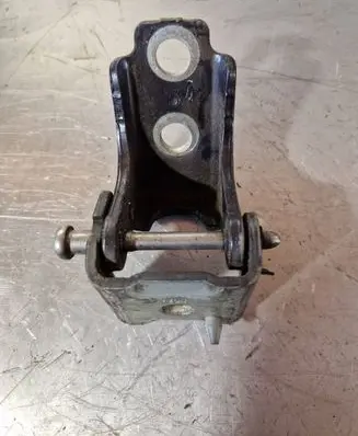 Citroen DS3 Front door upper hinge A075091