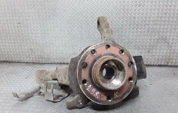 Opel Zafira A Front wheel hub spindle knuckle