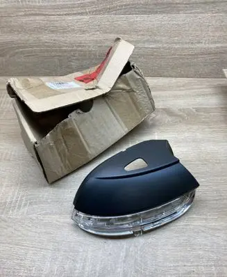 Volkswagen Jetta VI Front door wing mirror part 3C8949101A