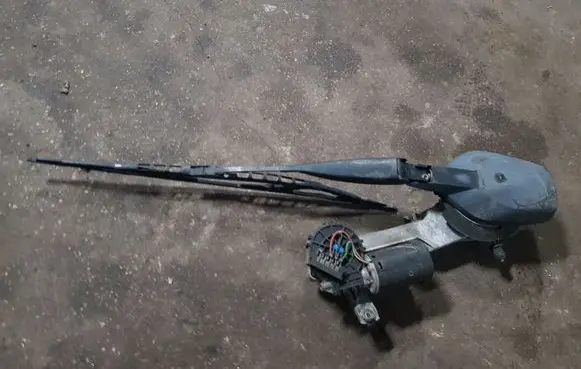 Mercedes-Benz E AMG W210 Front wiper linkage and motor 3397020389