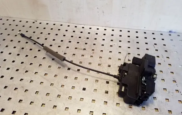 Opel Antara Front door lock