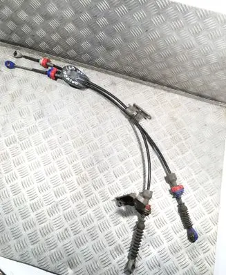 Nissan Qashqai+2 Gear shift cable linkage 112112856