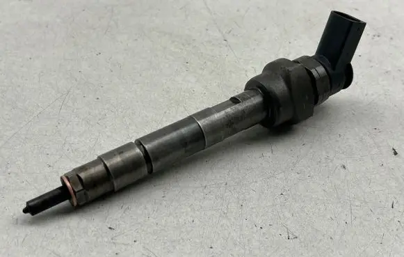 Fuel injector