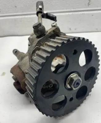 Opel Zafira B Fuel injection high pressure pump 8973762691