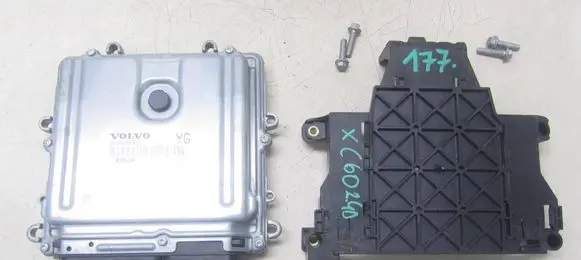 Volvo XC60 Engine control unit/module 0281018414