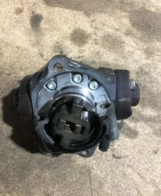 Toyota Avensis T250 Fuel injection high pressure pump 221000R011 H2940000870