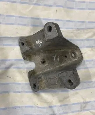 Jaguar XK - XKR Engine mounting bracket 8W836037ab