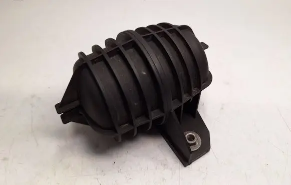 BMW X6 E71 Vacuum air tank 11657799790