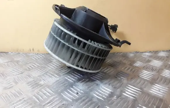 Mercedes-Benz E W211 Heater fan/blower 9400973