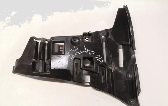 Volvo V70 Front bumper mounting bracket 09190303