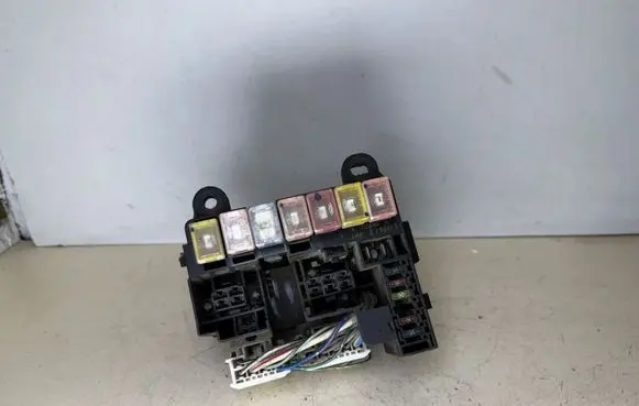 Mazda 626 Fuse box set 72543034