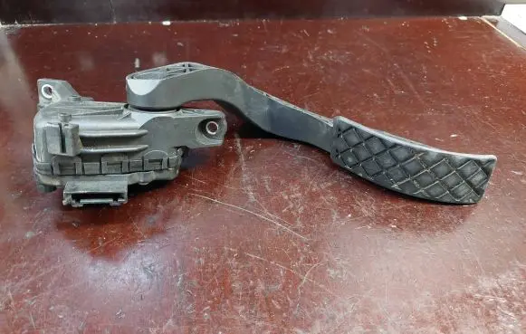 Audi A4 S4 B6 8E 8H Accelerator throttle pedal 8E1723523G 6PV00837506