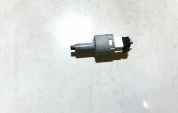 Toyota RAV 4 (XA30) Brake pedal sensor switch