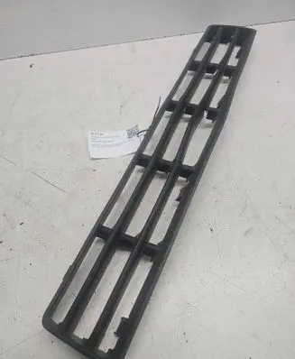 Volkswagen Golf IV Front bumper lower grill 1J0853677D