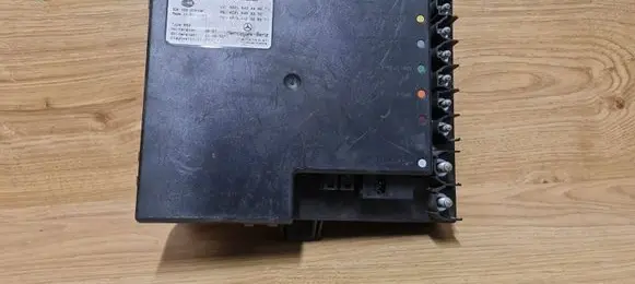 Mercedes-Benz S W221 Fuse module A2215404462