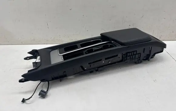 Volvo XC60 Armrest P32352363