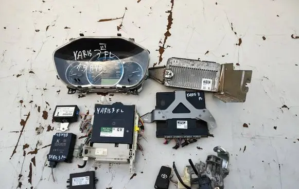 Toyota Yaris Engine control unit/module 896610DT20