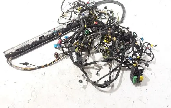 Peugeot Expert Wiring harness 9817815580