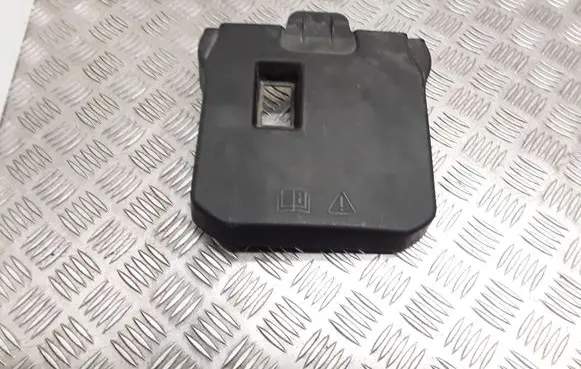 Ford Focus Battery box tray cover/lid AM5110A659AC