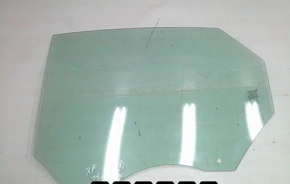 Jaguar XF Front door window glass four-door 43R-011582