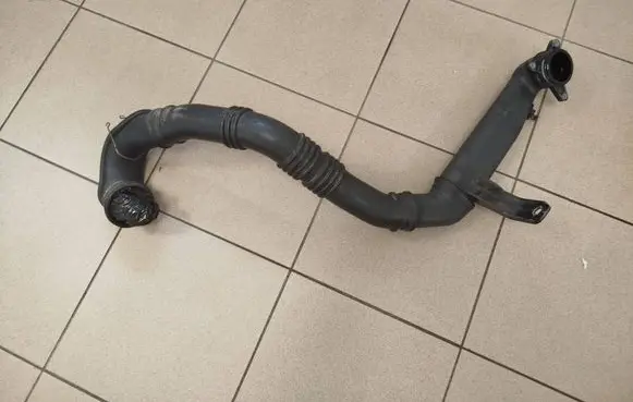 Opel Zafira C Intercooler hose/pipe 13265282