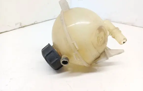 Peugeot 5008 Coolant expansion tank/reservoir 9684527680