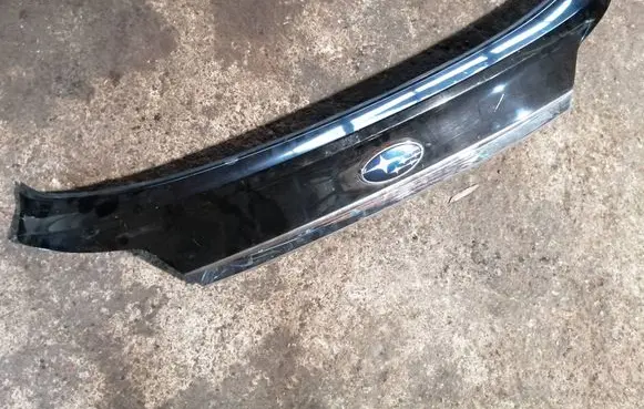 Subaru Outback Tailgate trim C08010034
