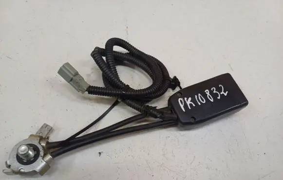 Honda FR-V Front seatbelt buckle