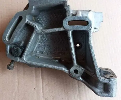 Mercedes-Benz W123 Power steering pump mounting bracket 6172360230