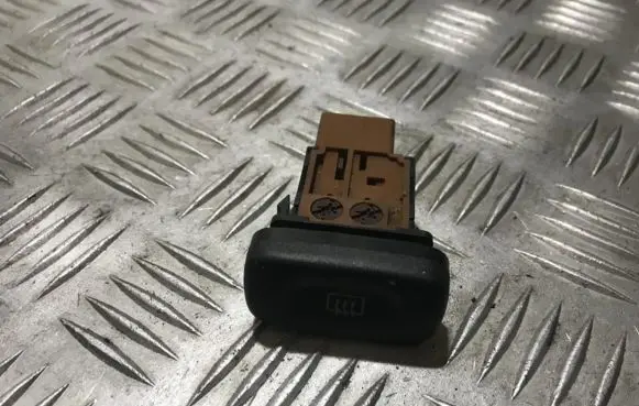 Nissan Primera Windscreen/window heater switch