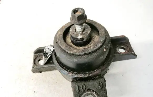 Hyundai Santa Fe Engine mount bracket 218122b500
