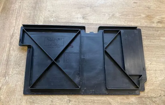 Battery box tray