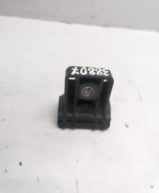 Opel Zafira C Radiator mount bracket 13250318
