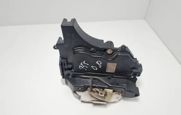 Mitsubishi L200 Front door lock