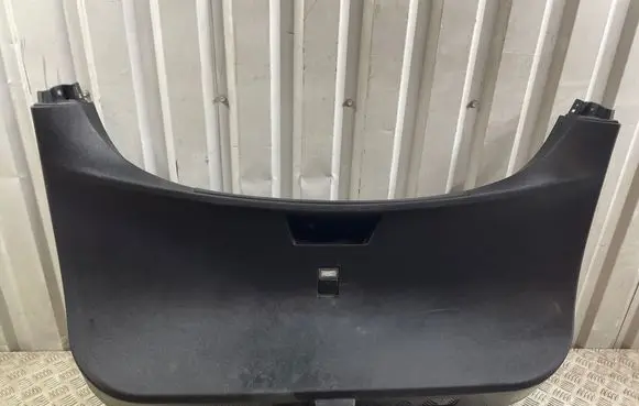 Tesla Model S Tailgate trim 100923700