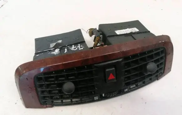 Cadillac CTS Dash center air vent grill 25703804 M1516E1430