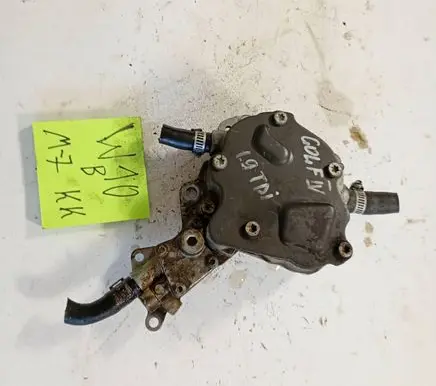 Volkswagen Golf IV Vacuum pump 038145209