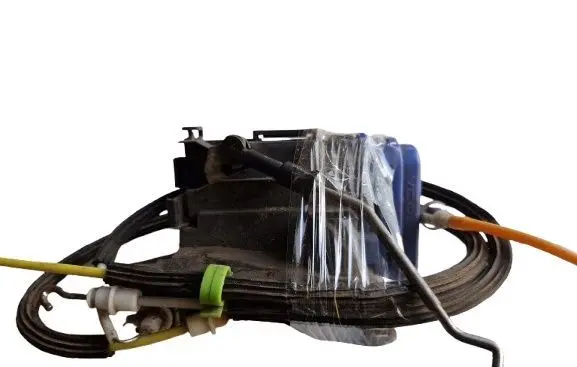 Volkswagen PASSAT B6 Sliding door lock 8D0839016A