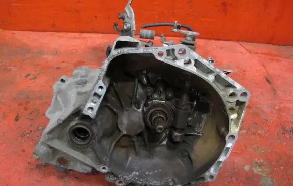 Peugeot 107 Manual 5 speed gearbox 20TT05