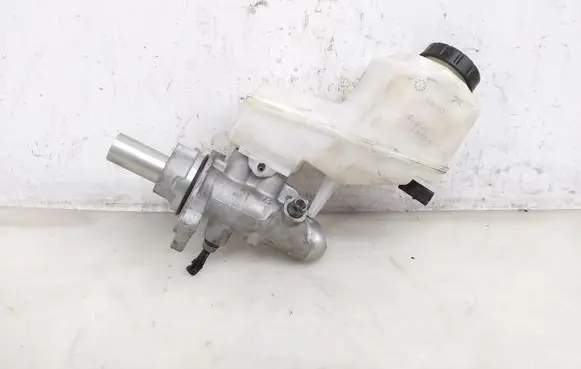 Volkswagen Golf VIII Master brake cylinder 0204839697