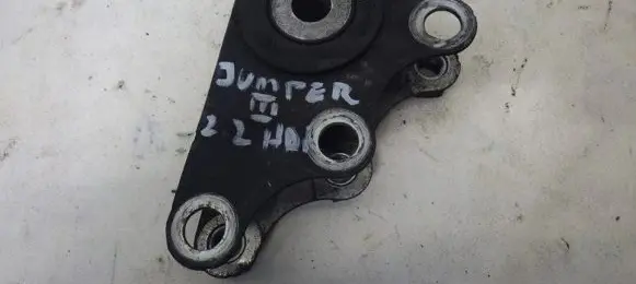 Citroen C3 Gearbox mounting bracket